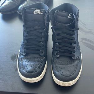 Jordan 1s Black